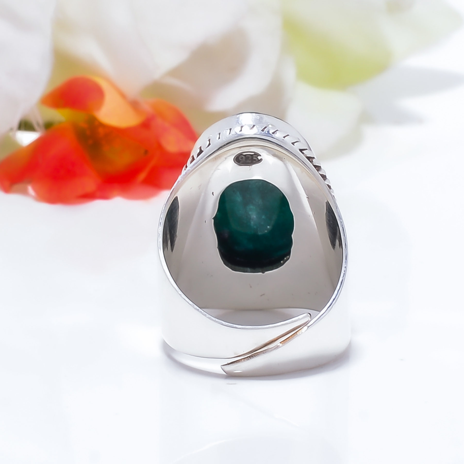 Emerlad - Dyed Quartz Gemstone 925 Sterling Silver Ring