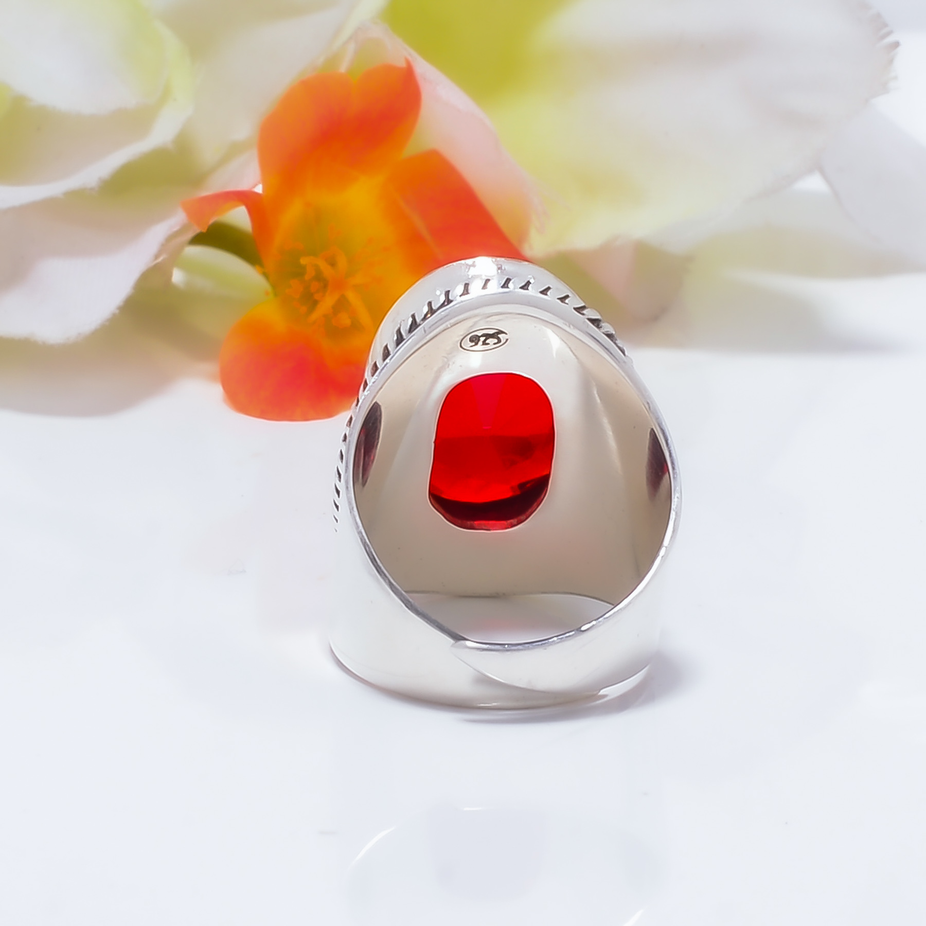 Red Garnet - Simulated Gemstone 925 Sterling Silver Ring