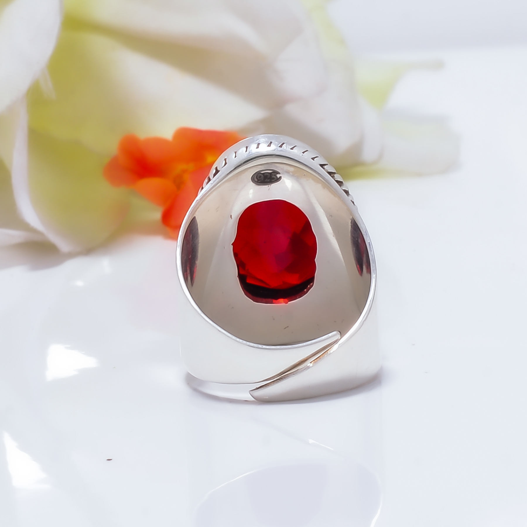 Red Garnet - Simulated Gemstone 925 Sterling Silver Ring