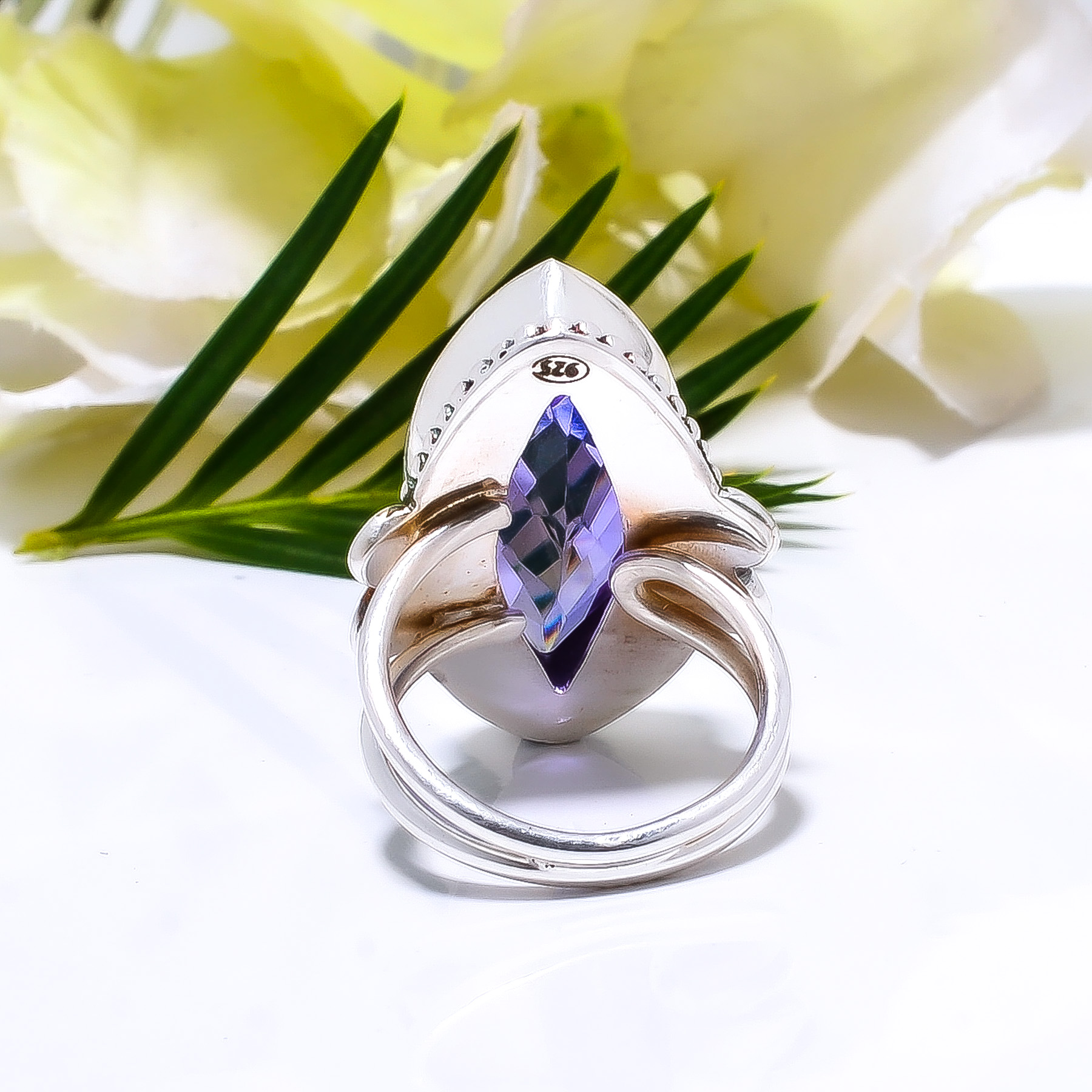 Colour Changing Alexandrite - Simulated Gemstone 925 Sterling Silver Ring