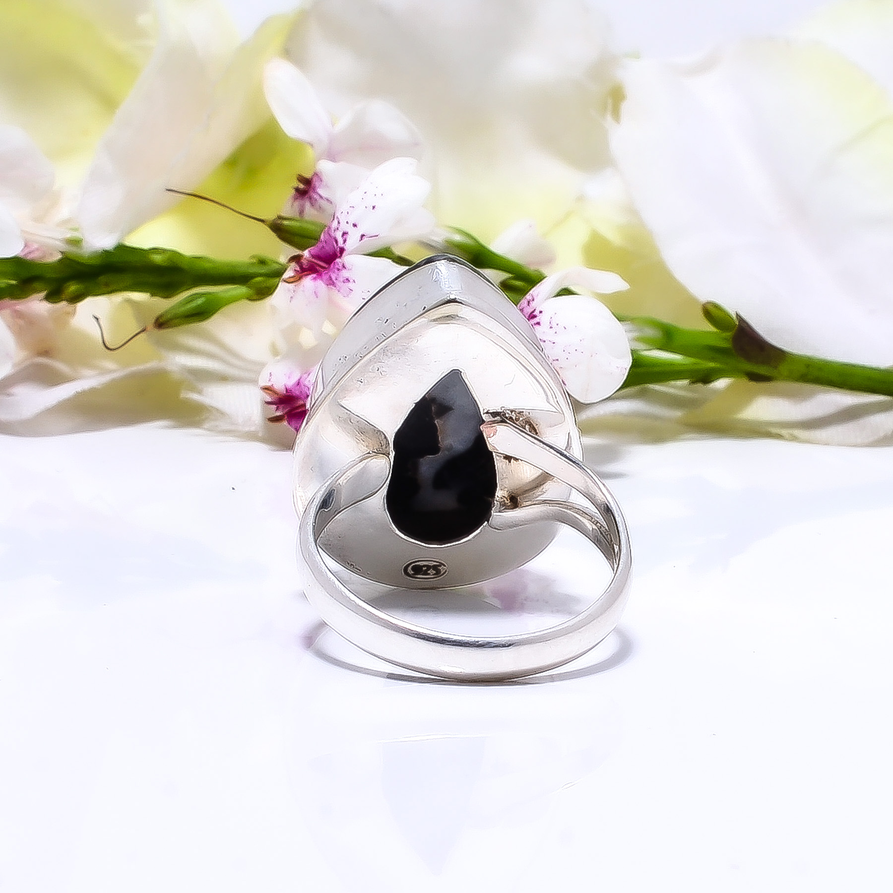 White Buffalo Turquoise - Nevada 925 Sterling Silver Ring