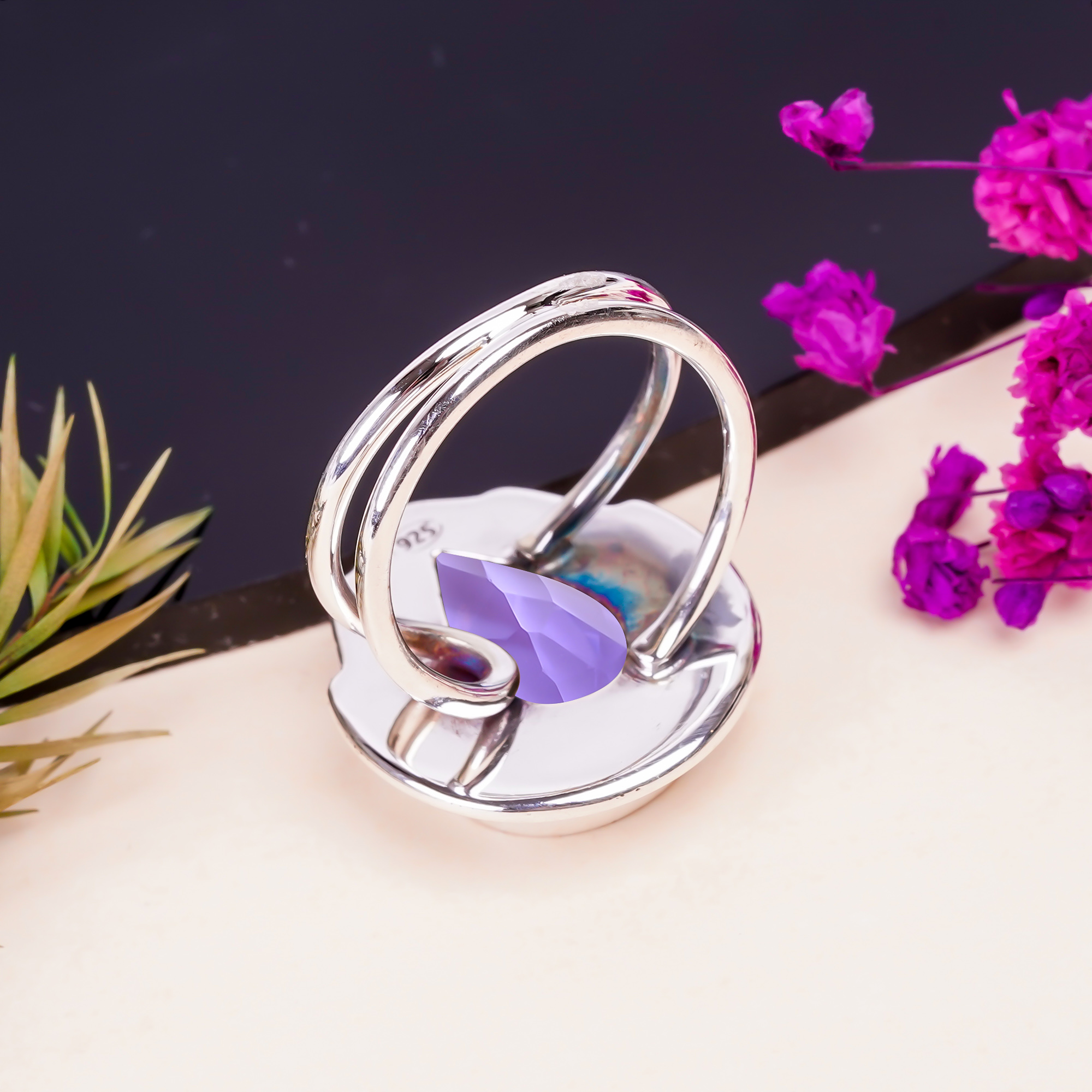 Colour Changing Alexandrite - Simulated Gemstone 925 Sterling Silver Ring