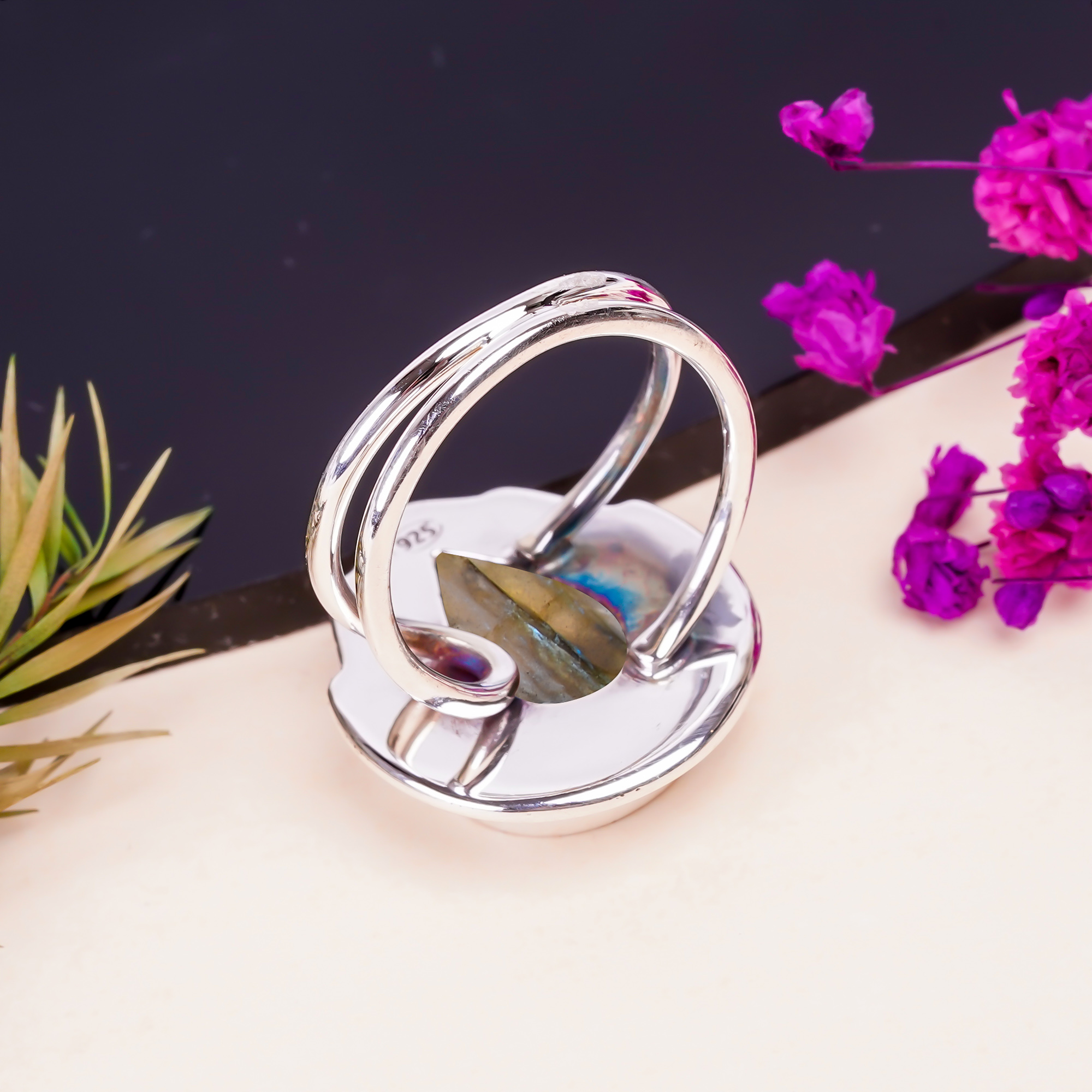 Labradorite - Madagascar Gemstone 925 Sterling Silver Ring