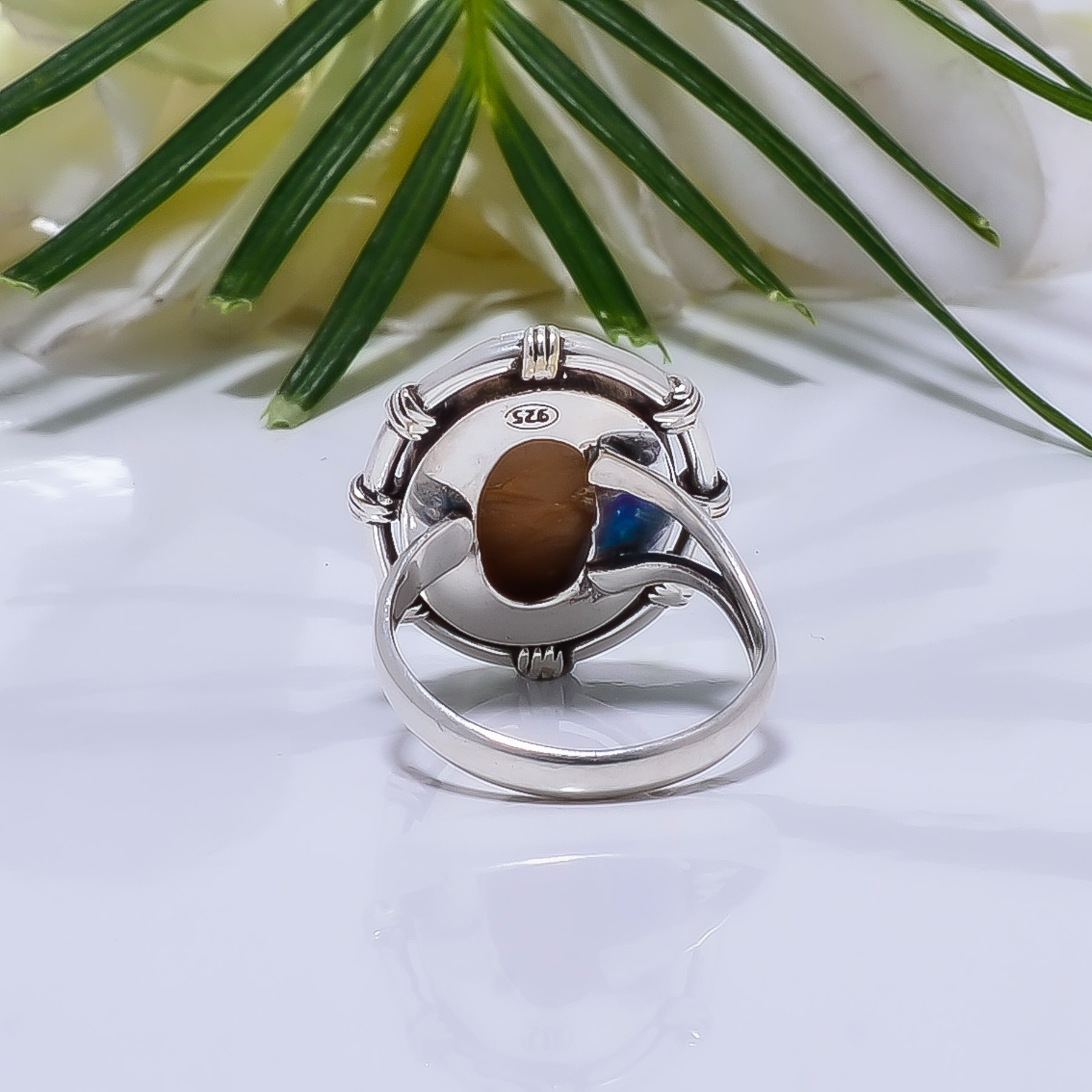 Mother Of Pearl - Australia Gemstone 925 Sterling Silver Ring