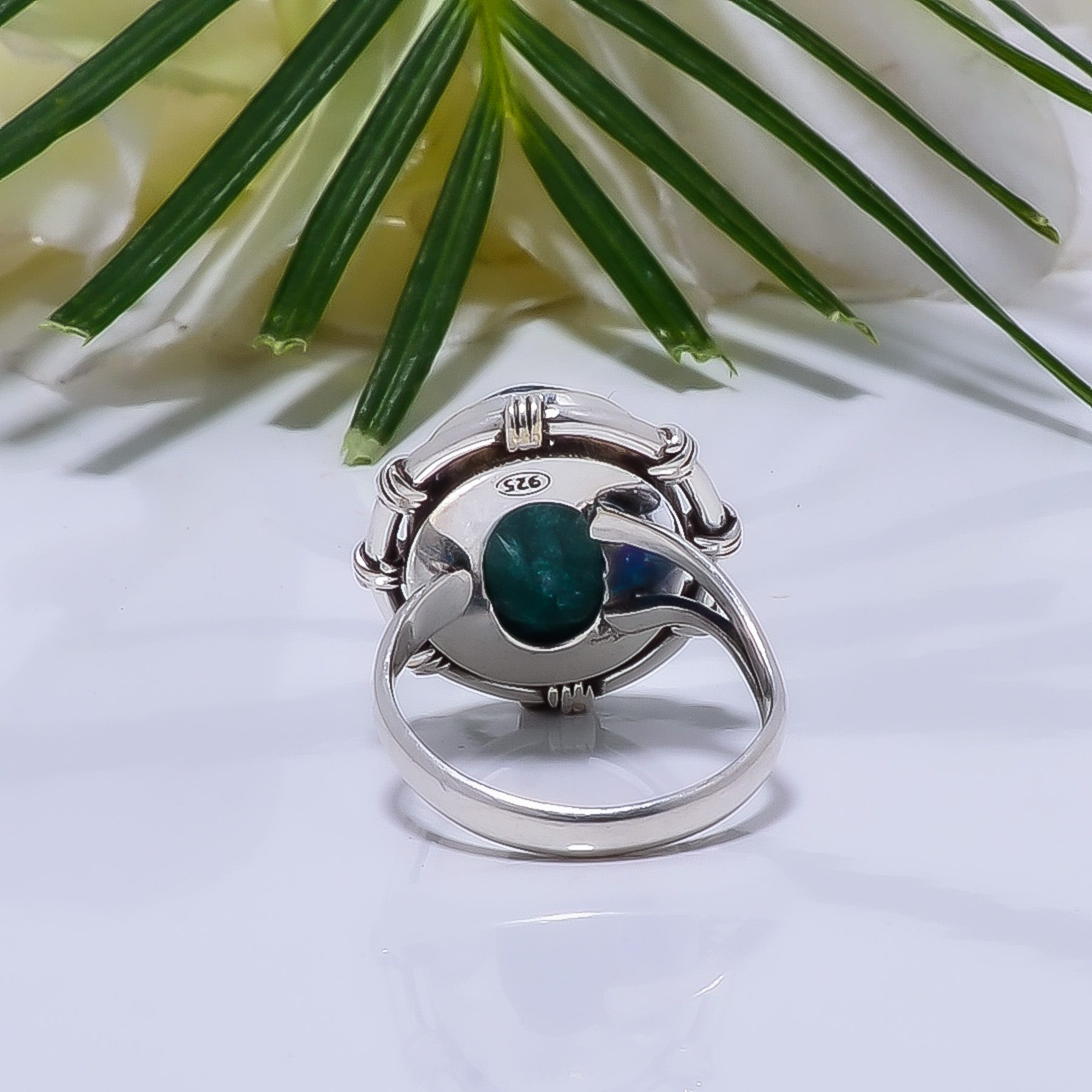 Emerlad - Dyed Quartz Gemstone 925 Sterling Silver Ring