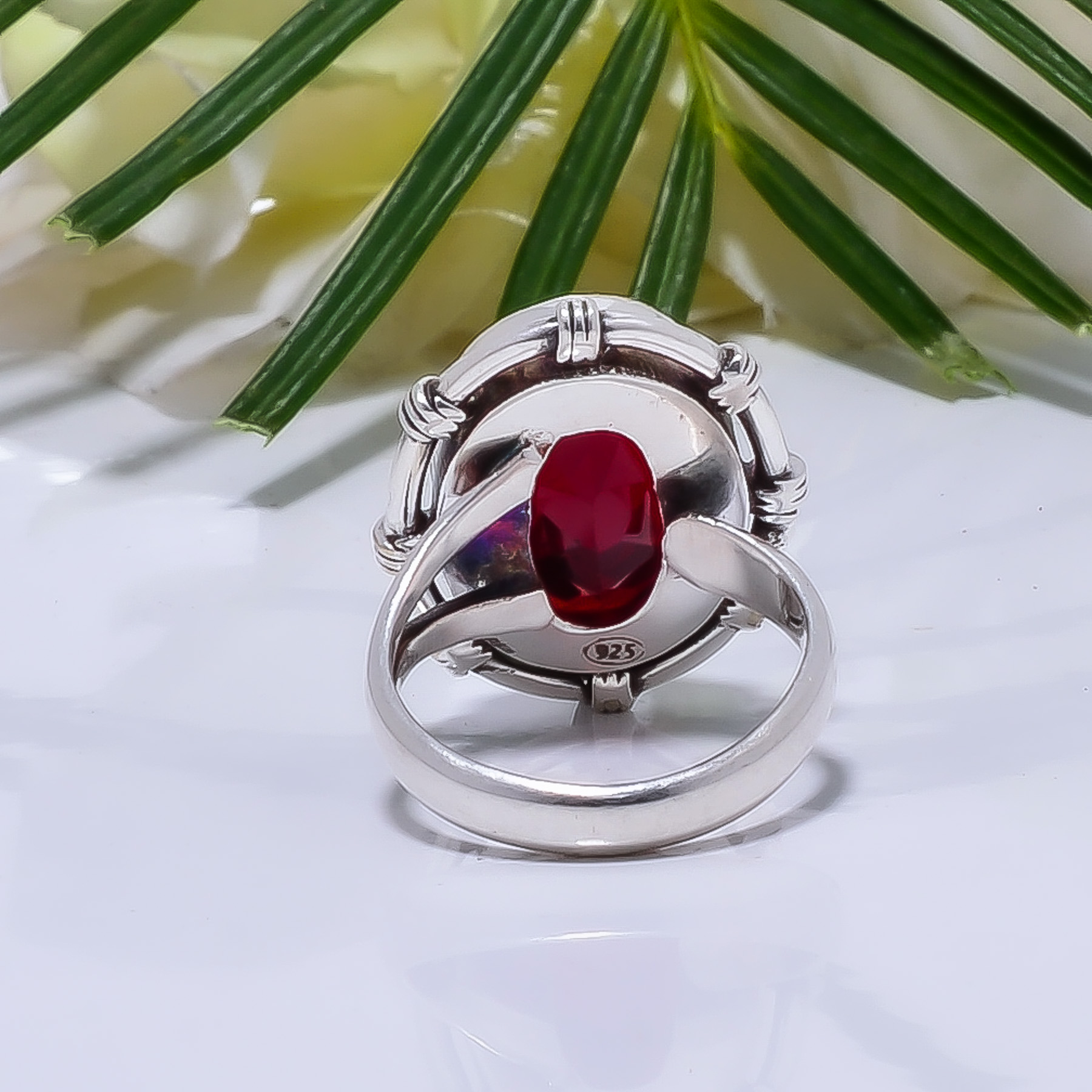 Red Garnet - Simulated Gemstone 925 Sterling Silver Ring