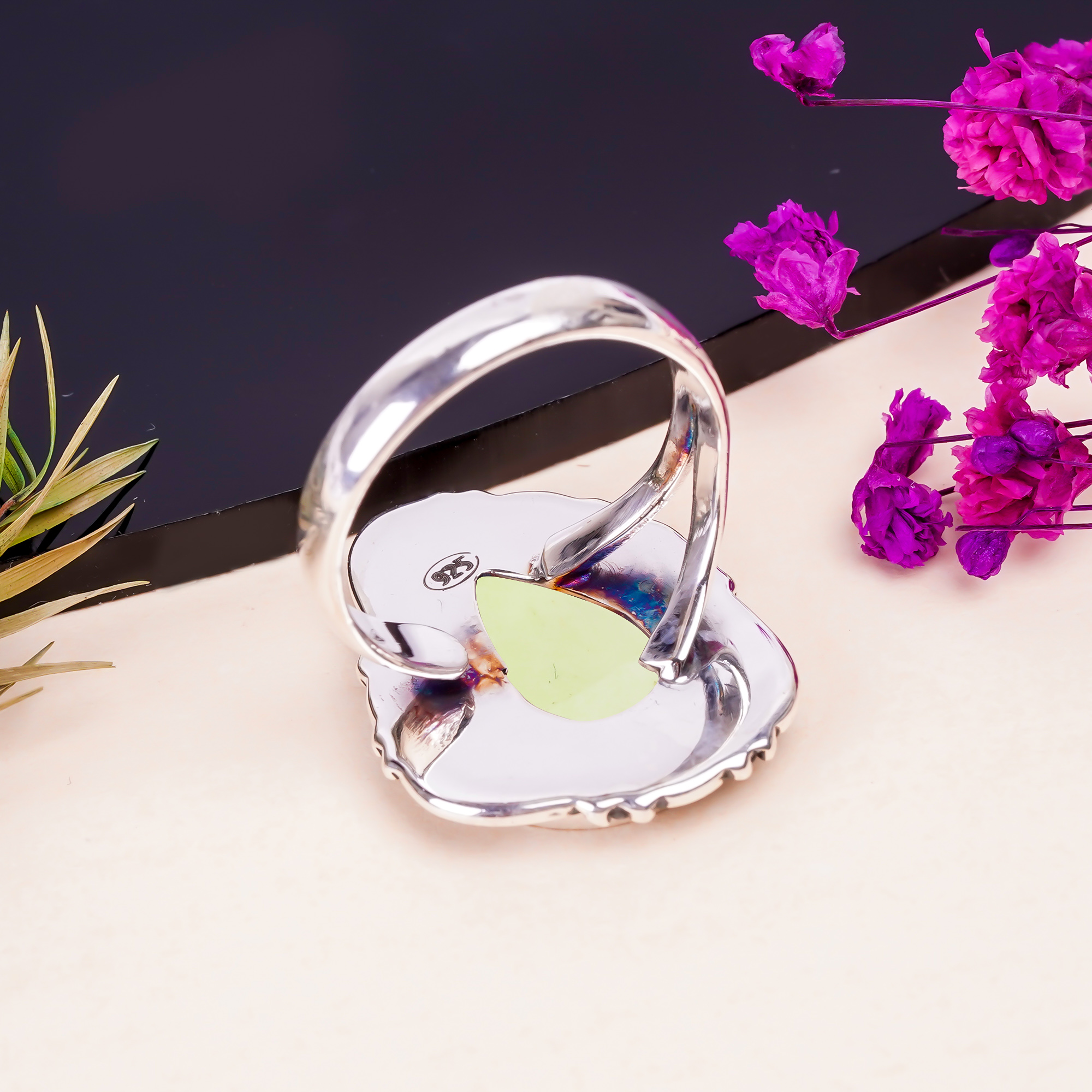 Lemon Chrysoprase - Australia  Gemstone 925 Sterling Silver Ring