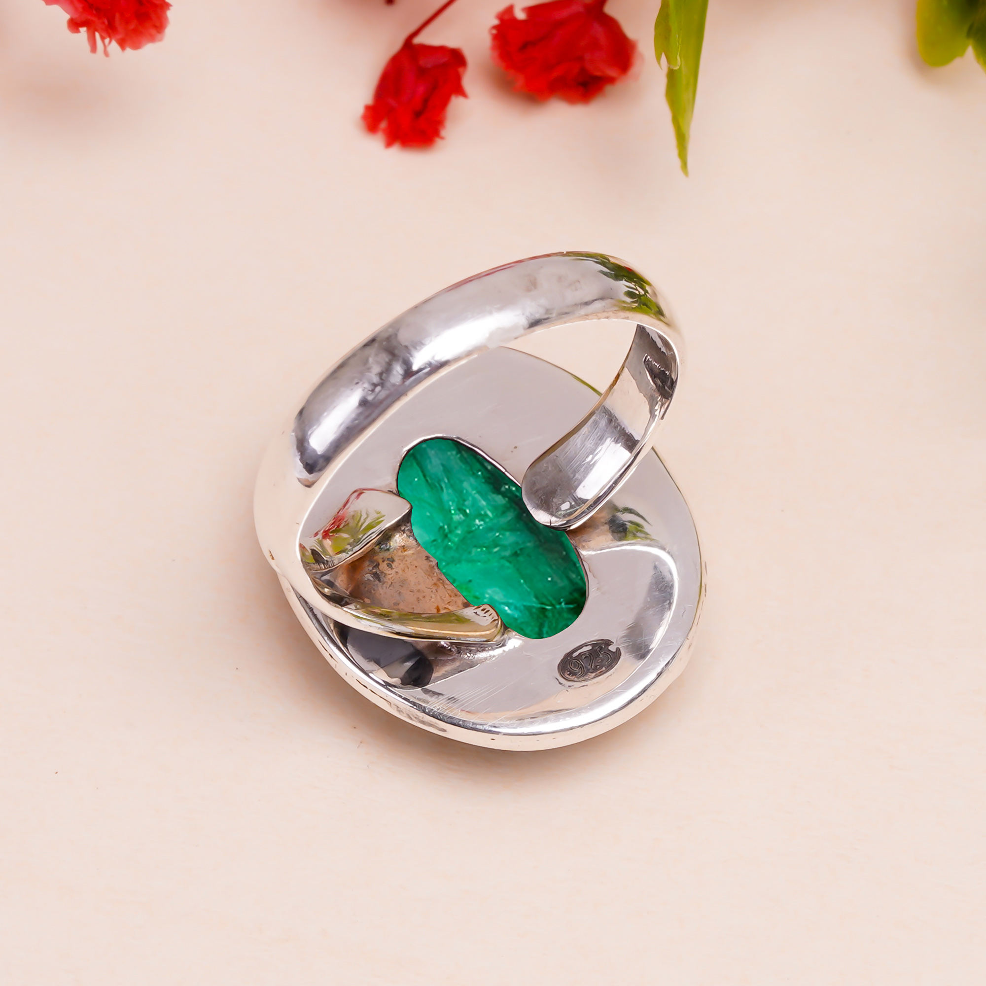 Emerlad - Dyed Quartz Gemstone 925 Sterling Silver Ring