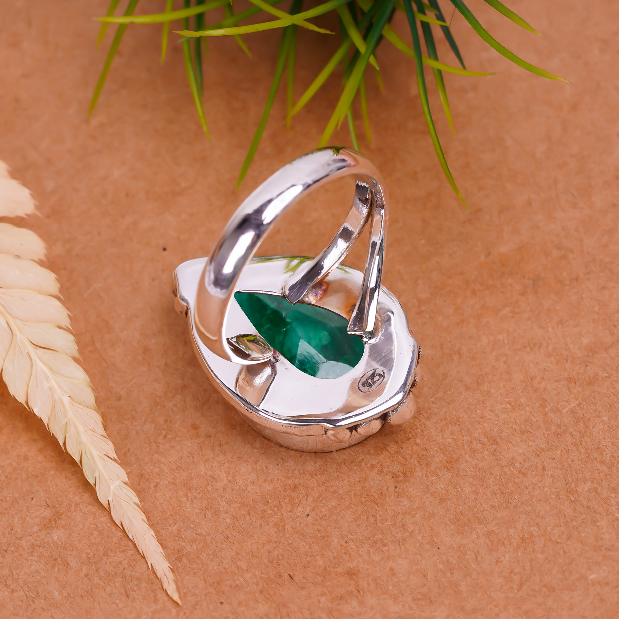 Emerlad - Dyed Quartz Gemstone 925 Sterling Silver Ring