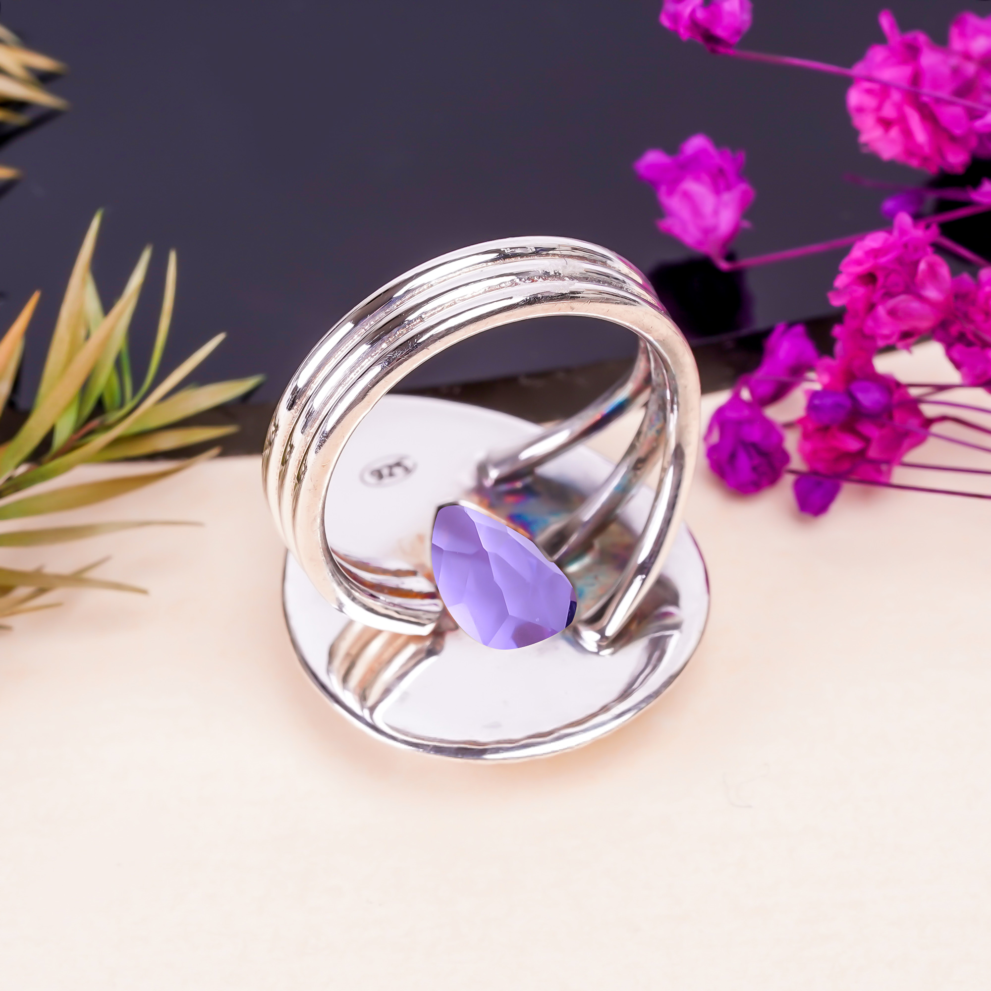 Colour Changing Alexandrite - Simulated Gemstone 925 Sterling Silver Ring