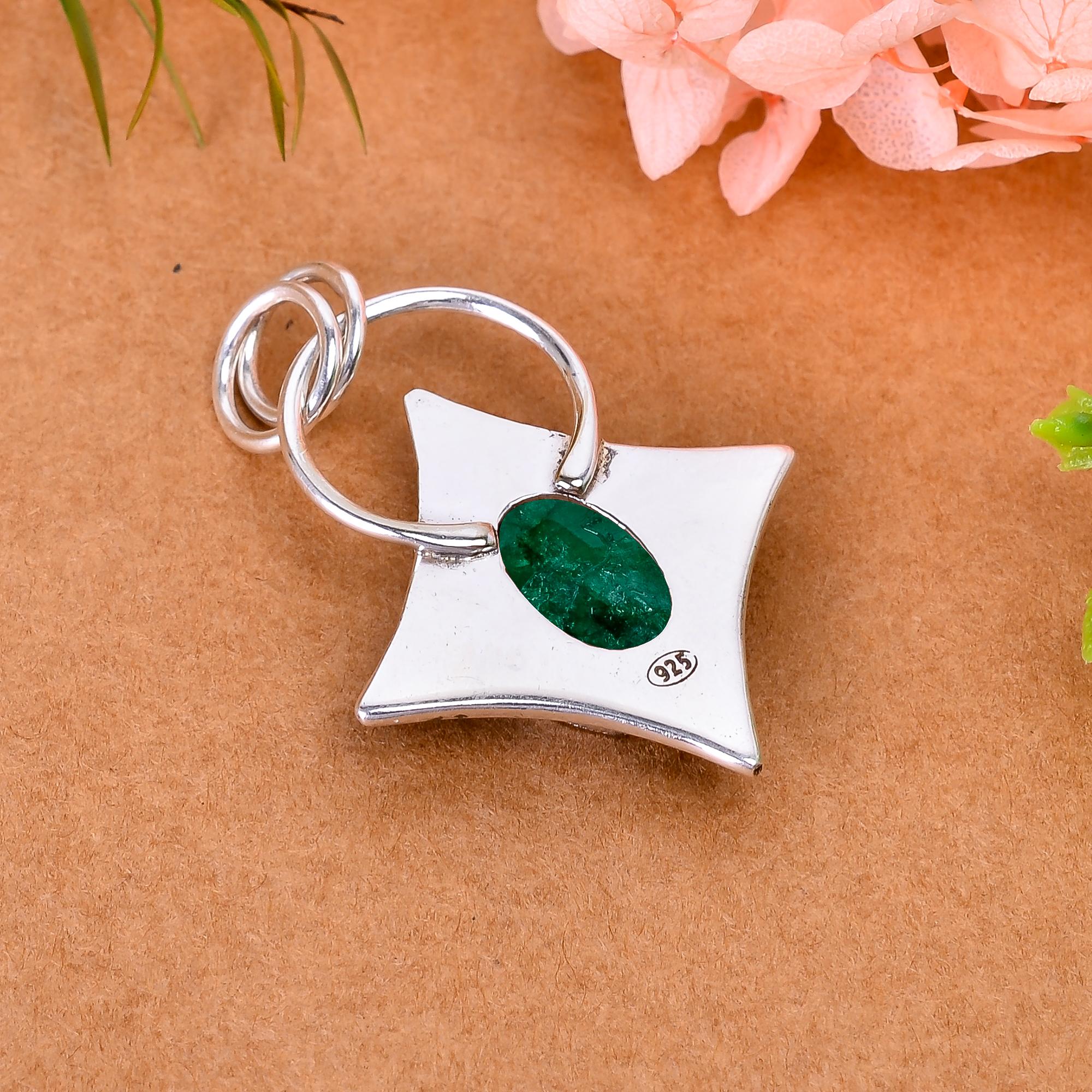Emerlad - Dyed Quartz 925 Solid Sterling Silver Pendant