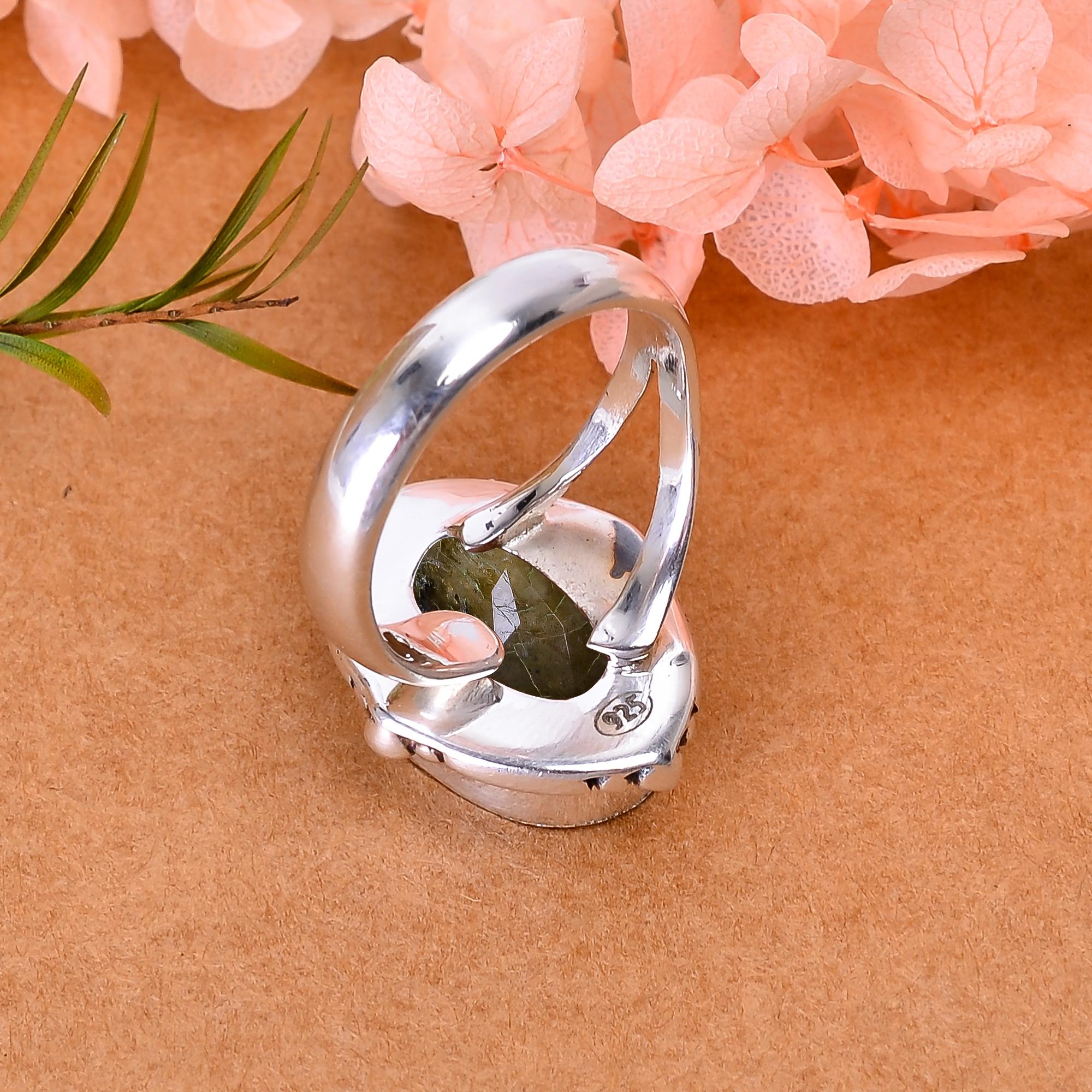 Labradorite - Madagascar 925 Sterling Silver Ring