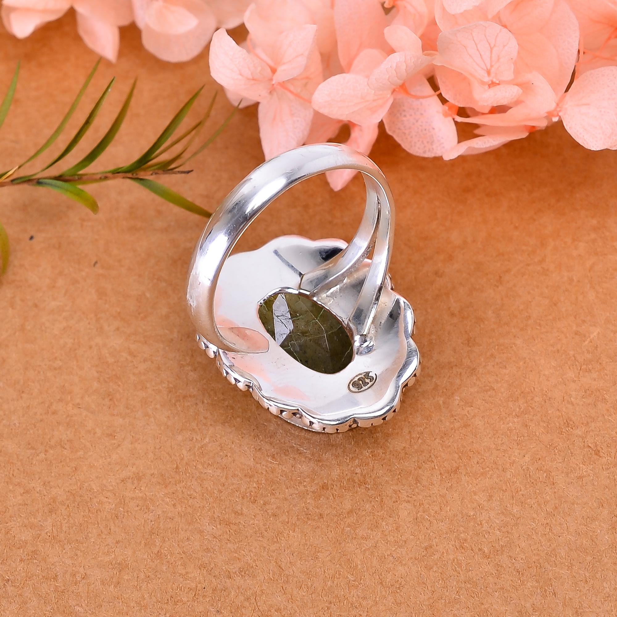 Labradorite - Madagascar 925 Sterling Silver Ring